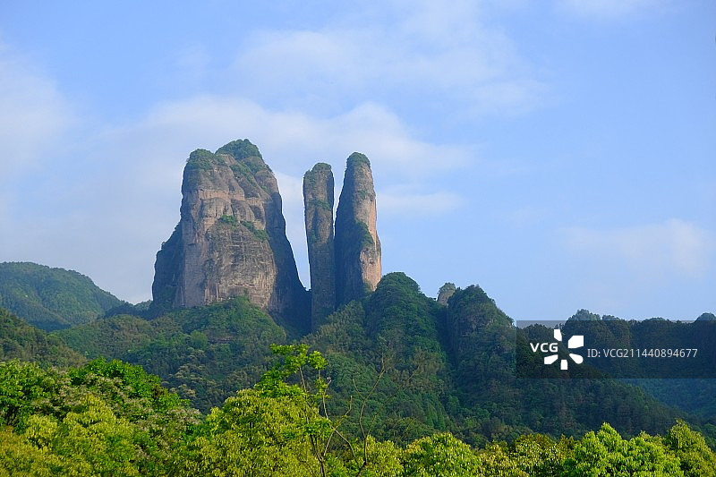 浙江开化.入夏的江郎山图片素材