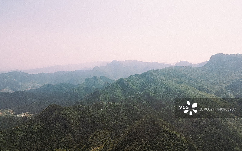 辽宁省锦州市医巫闾山脉大芦花风景区航拍群山连绵起伏图片素材