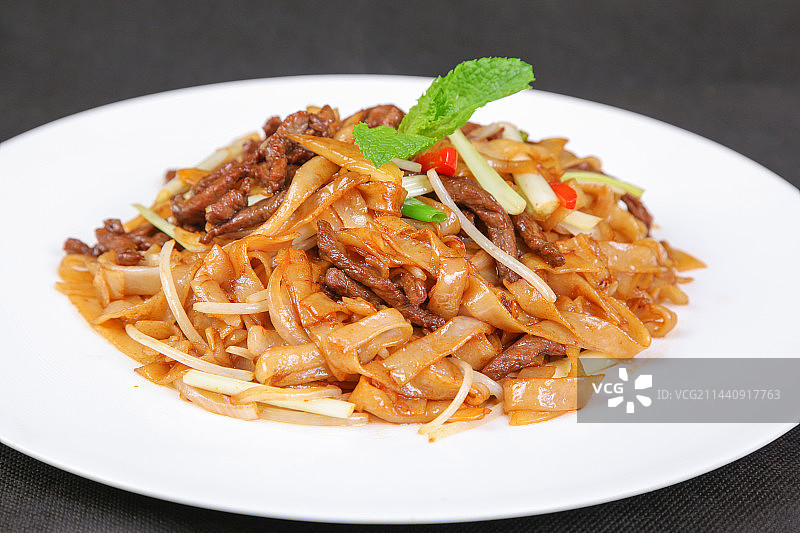 中餐美食-干炒牛河图片素材