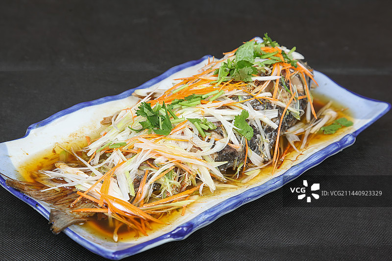 中餐美食-油泼鱼图片素材
