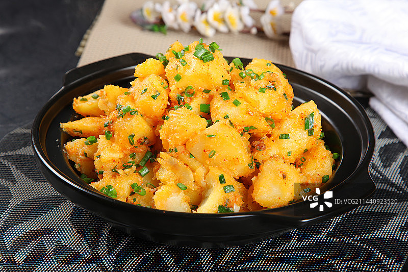 中餐美食-砂锅土豆片图片素材