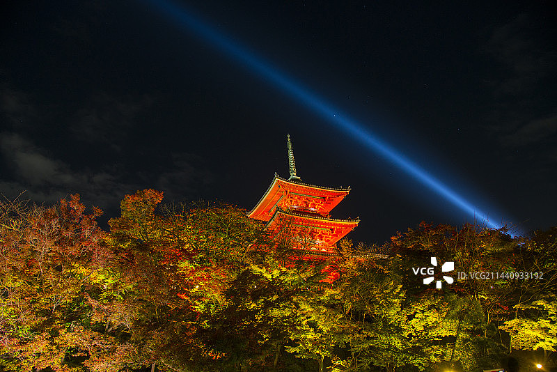 日本京都清水寺的三重塔图片素材