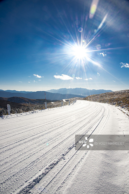冬季的雾峰维纳斯线，日本长野县诹访市雾峰图片素材
