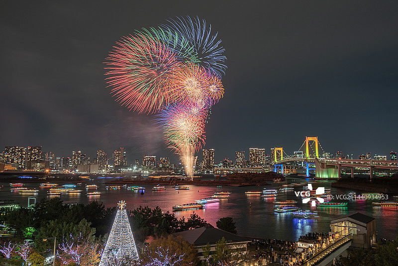 日本东京御台场彩虹烟花2018，港区图片素材