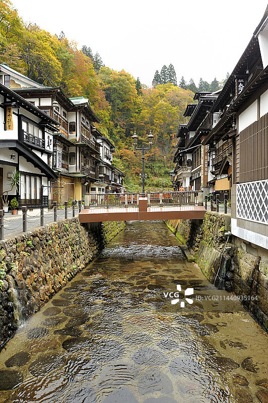 秋季银山温泉，尾花泽，山形县图片素材