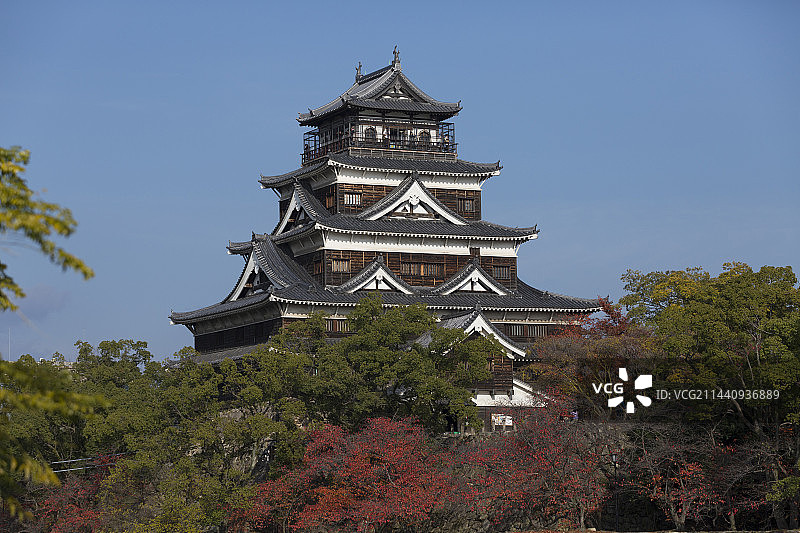 日本广岛县广岛市秋季的广岛城图片素材