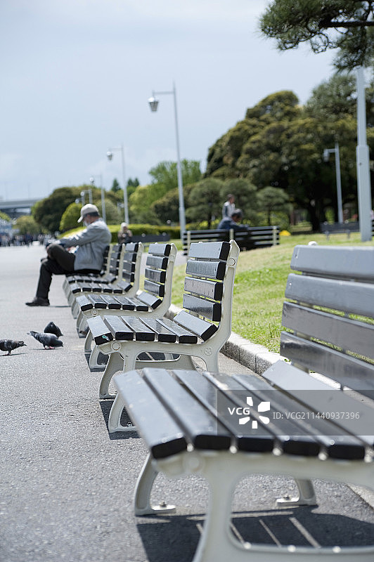 日本神奈川县横滨市山下公园的长椅图片素材