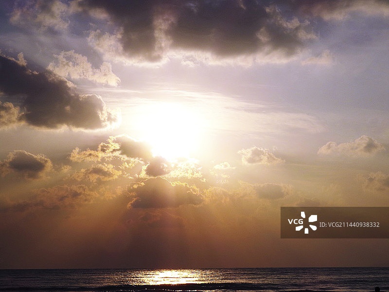 日本岛根县出云市黄昏天空与太阳图片素材