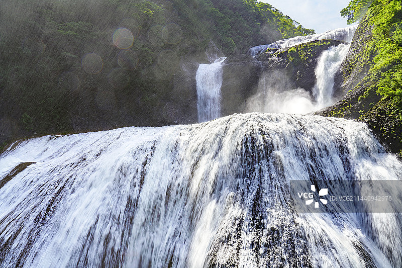 初夏的袋田瀑布，日本茨城县久慈郡大子町图片素材