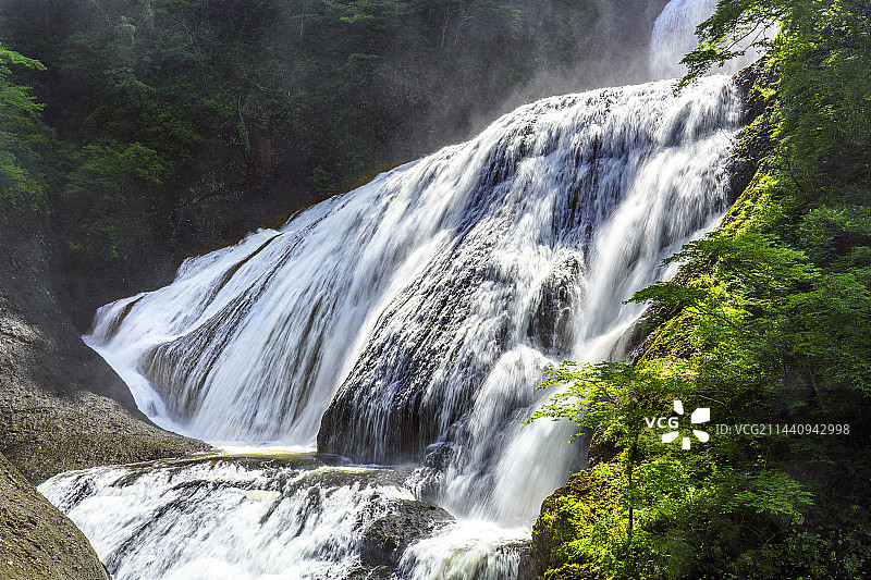 初夏的袋田瀑布，日本茨城县久慈郡大子町图片素材