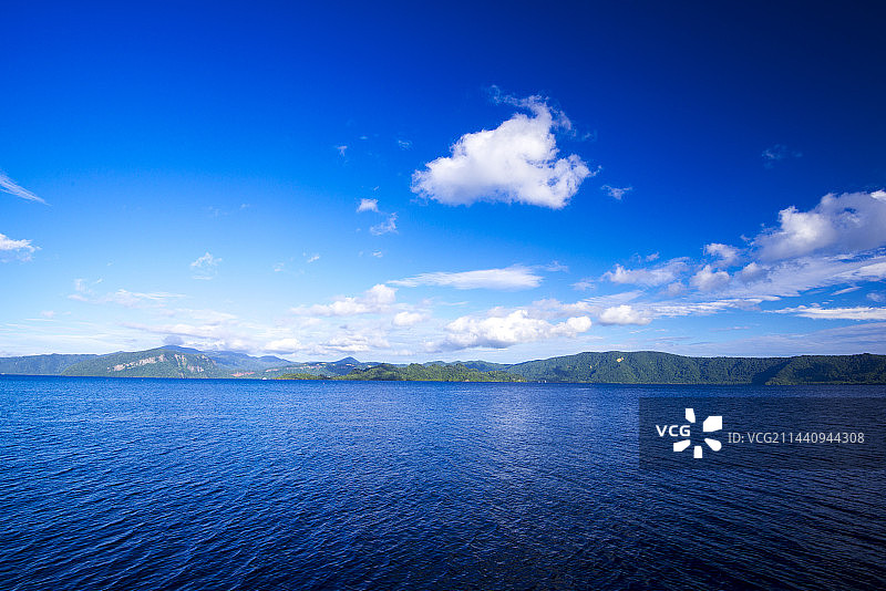 日本秋田县鹿角郡十和田湖风光图片素材