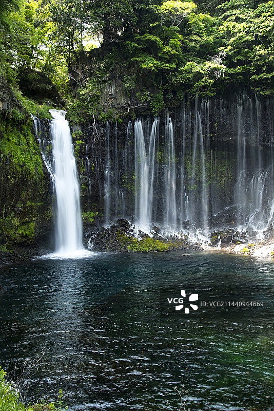 日本静冈县富士宫白丝瀑布图片素材