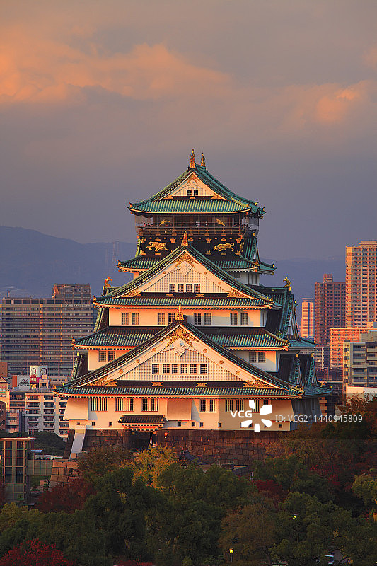 日本大阪大阪城的日落景色图片素材
