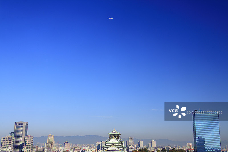 日本大阪城与飞机图片素材