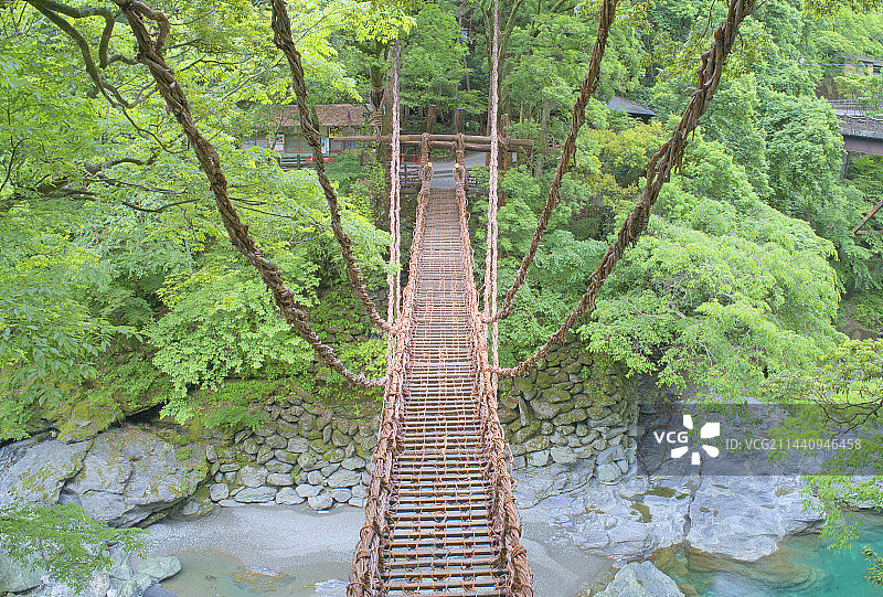 四国德岛县三好市祖谷的早上，蔓桥图片素材