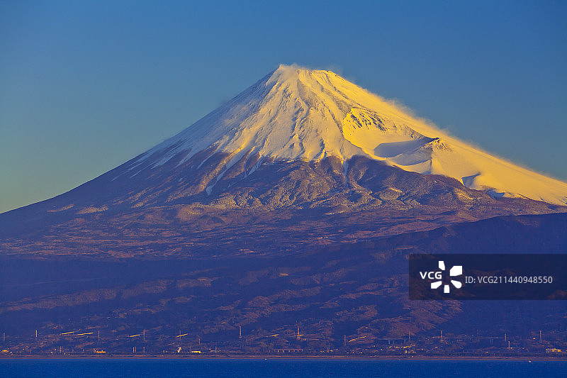 日本静冈县沼津市富士山图片素材