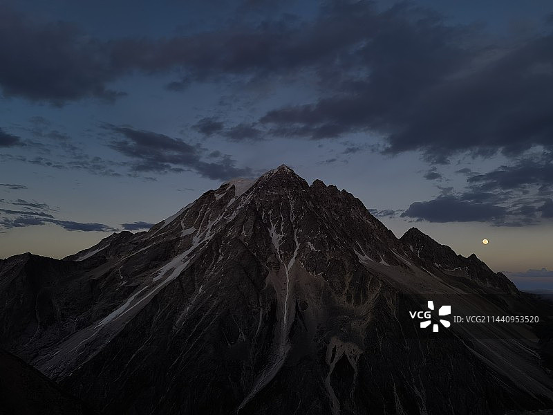 亚拉雪山图片素材