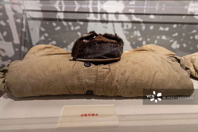 四川建川博物馆：抗美援朝志愿军用的棉衣帽子图片素材