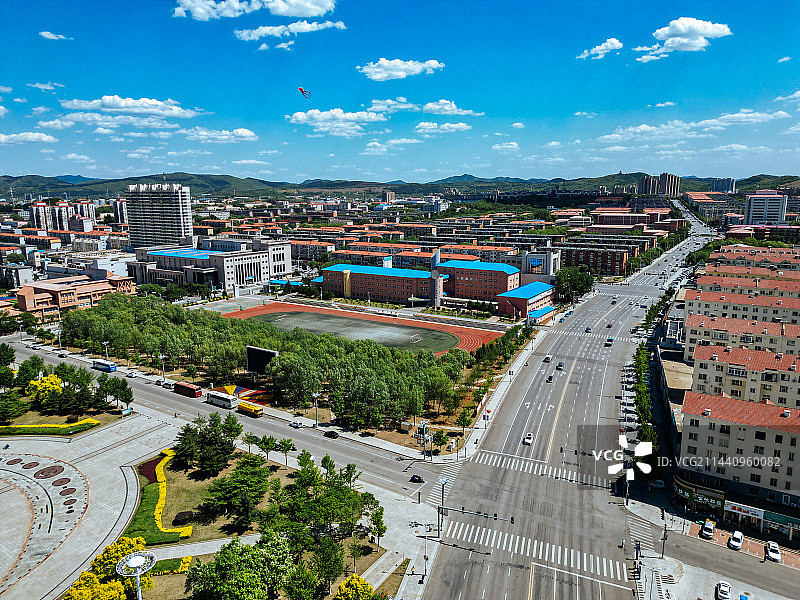 辽阳市 宏伟区 宏伟广场 半山居 荟萃湖 天井公园 航拍图片素材