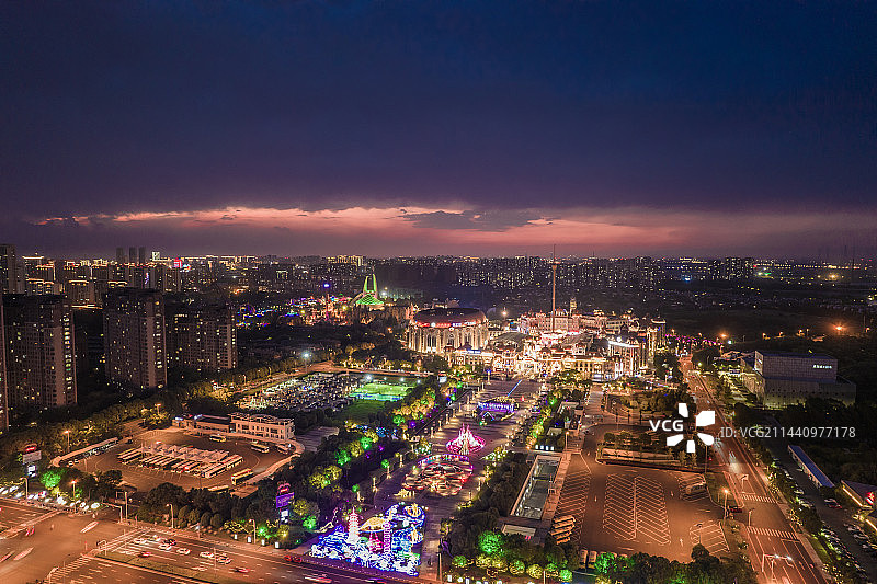 常州市迪诺水镇、中华恐龙园夜景航拍图片素材