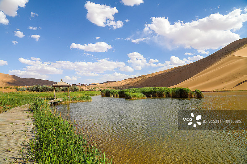内蒙巴丹吉林沙漠巴丹湖图片素材
