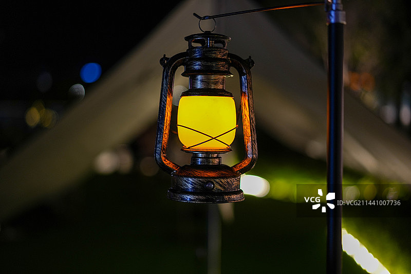 夜晚下的跑马灯图片素材