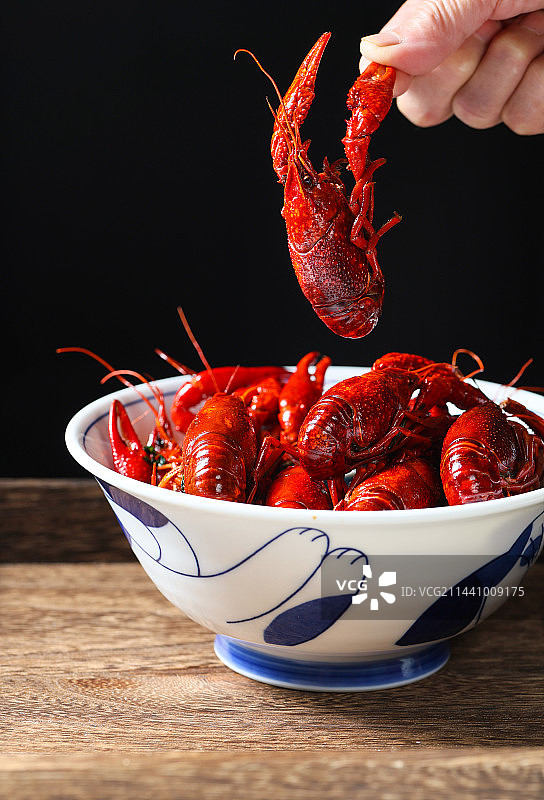 夏日美食麻辣小龙虾图片素材