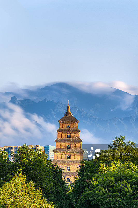 西安大雁塔远望秦岭图片素材