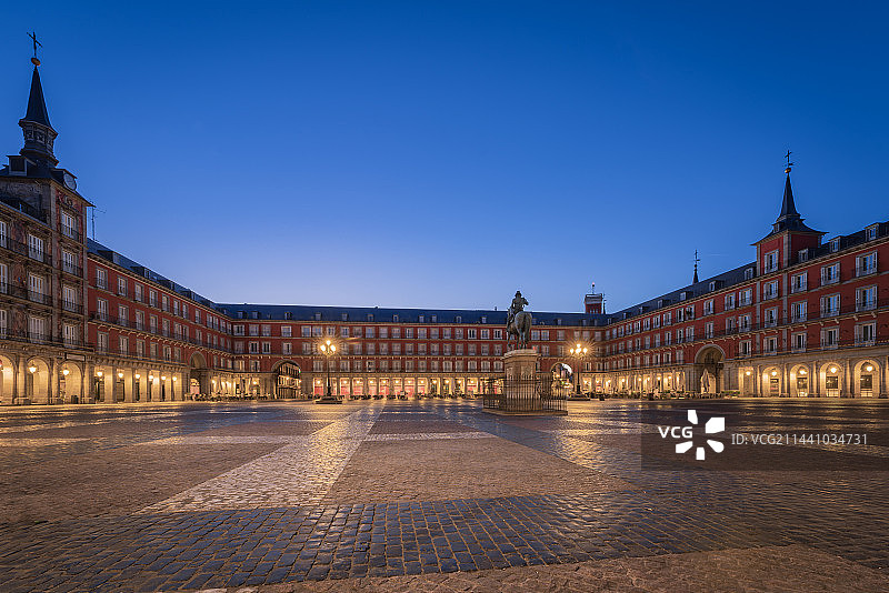 西班牙马德里主广场清晨景观图片素材