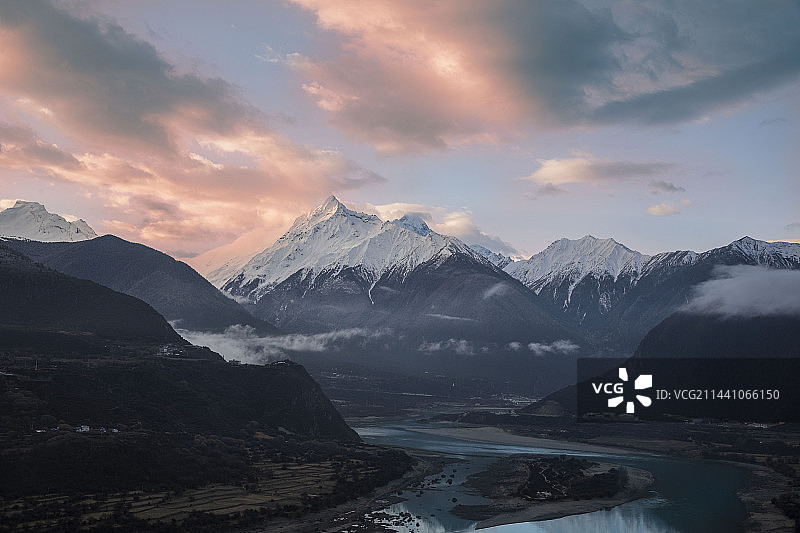 加拉白垒峰图片素材