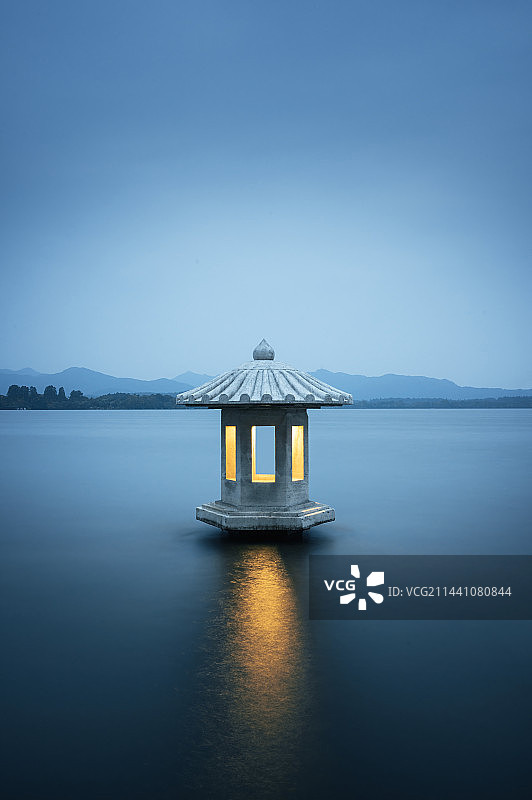 西湖翠光亭风光图片素材