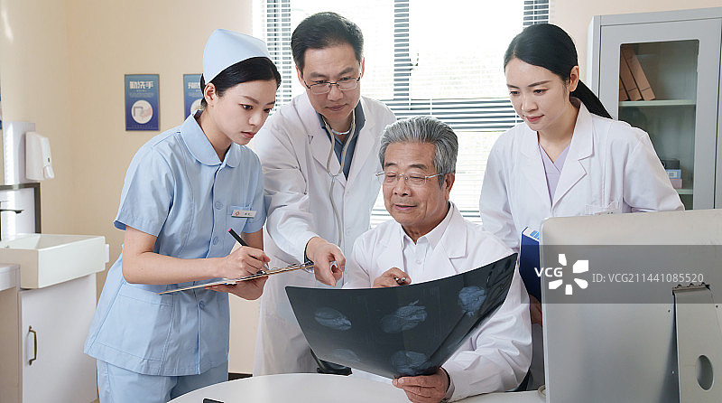 医务工作者交流工作图片素材