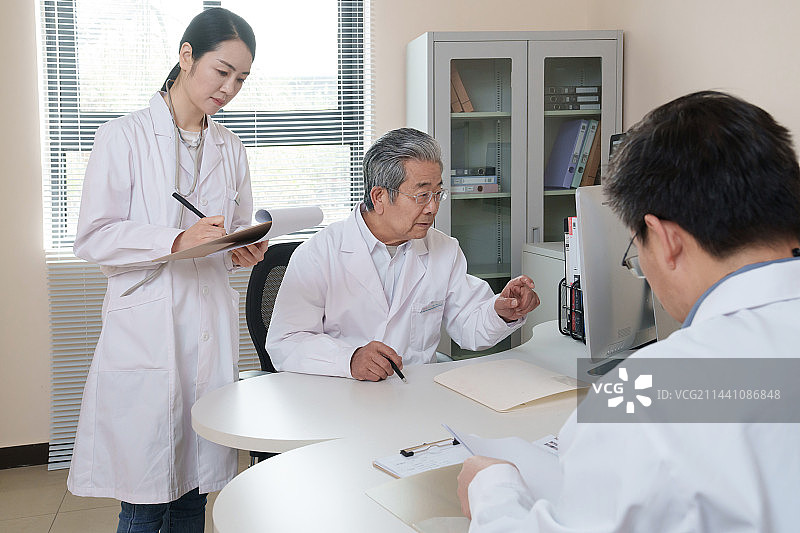 医务工作者交流工作图片素材