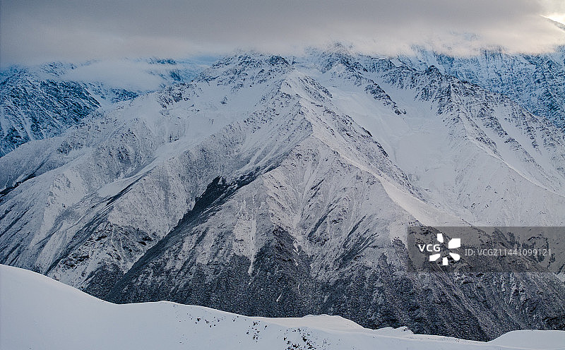 甘孜雪山群图片素材