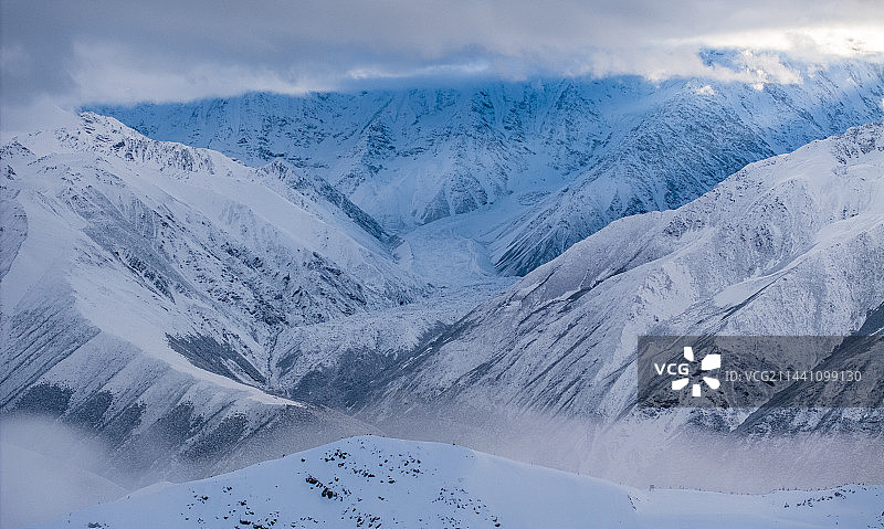甘孜雪山群图片素材