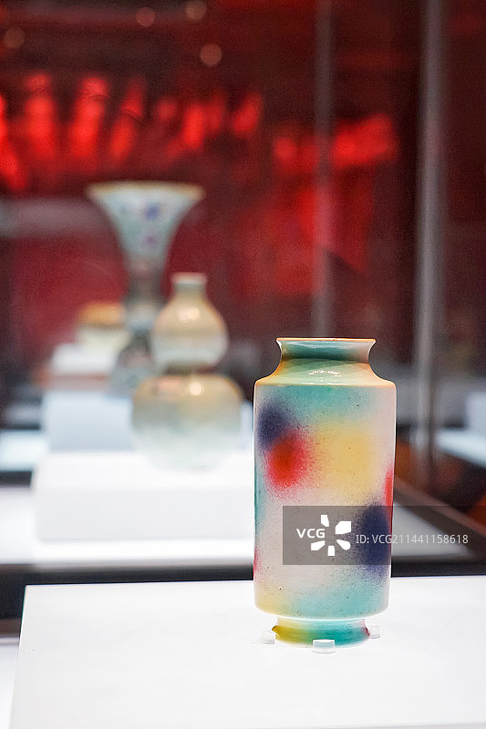 国家博物馆桃花洞釉灯笼瓶古董瓷器图片素材