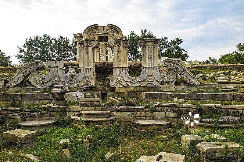 中国北京圆明园遗址公园西洋楼遗址，断壁残垣，谐奇趣、大水法、方外观、海晏堂图片素材