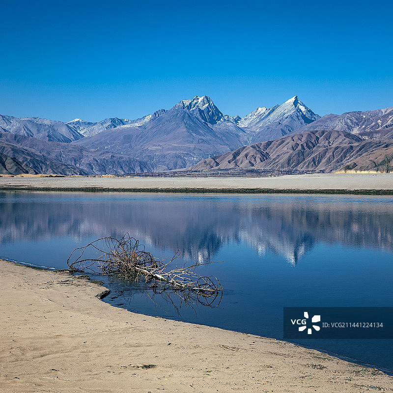 《雅江堆龙段风光》图片素材