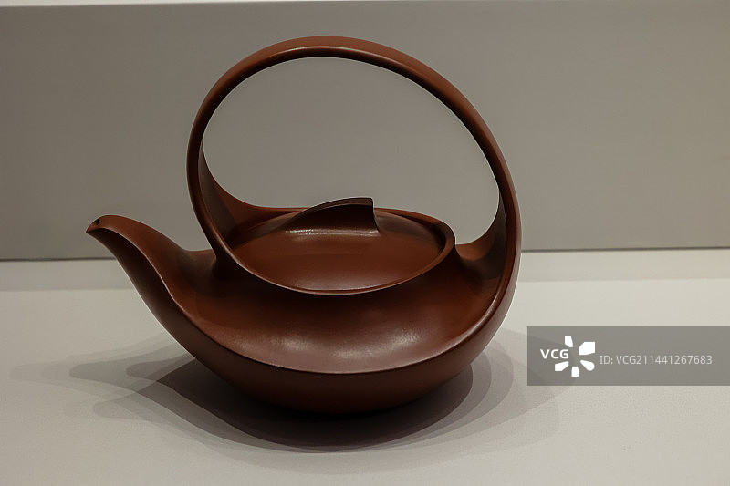 紫砂大曲壶图片素材