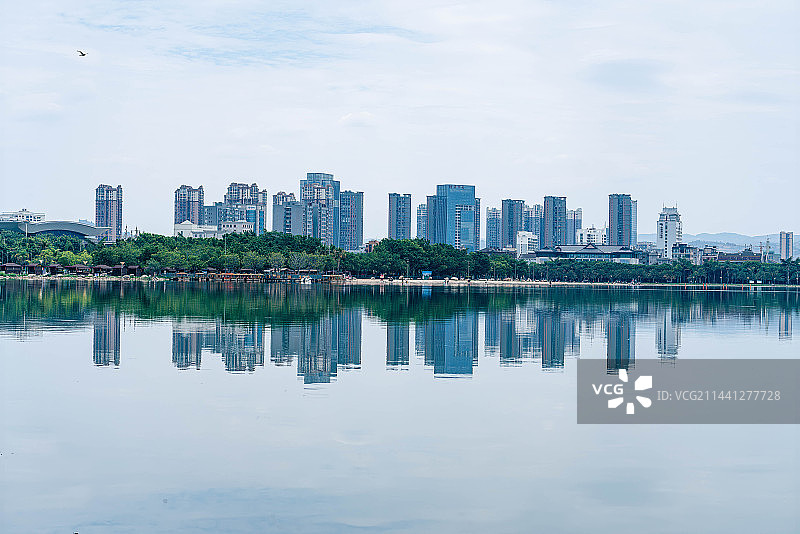 弥勒-湖泉生态园图片素材