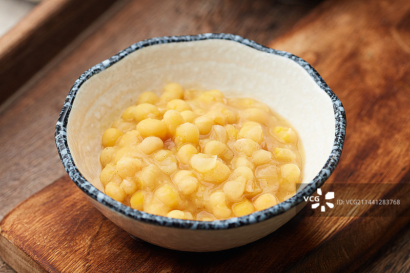 小碗加料豌豆图片素材