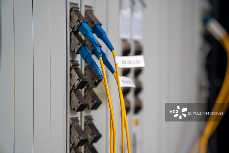 5G数据中心光纤网络图片素材