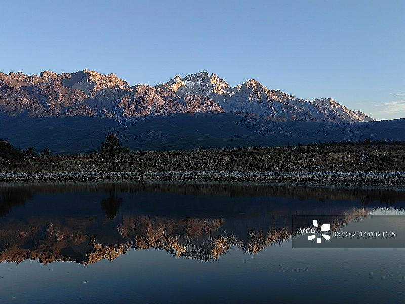 东巴谷 玉龙雪山 日出图片素材