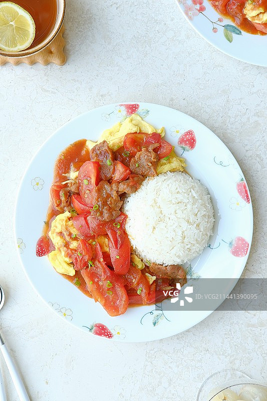 番茄滑蛋牛肉饭图片素材