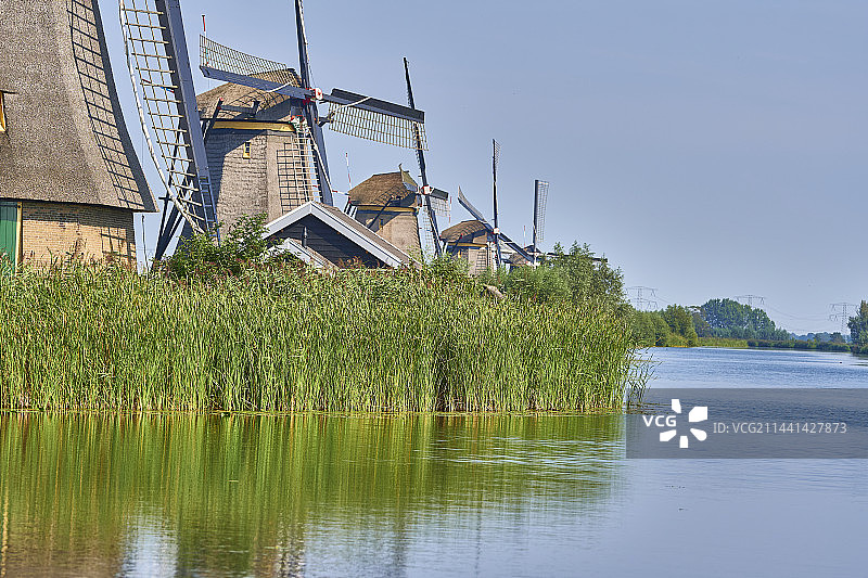 欧洲荷兰小孩儿堤坝图片素材