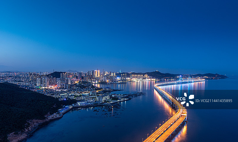 大连城市天际线图片素材