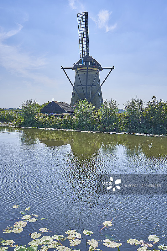 欧洲荷兰小孩儿堤坝图片素材