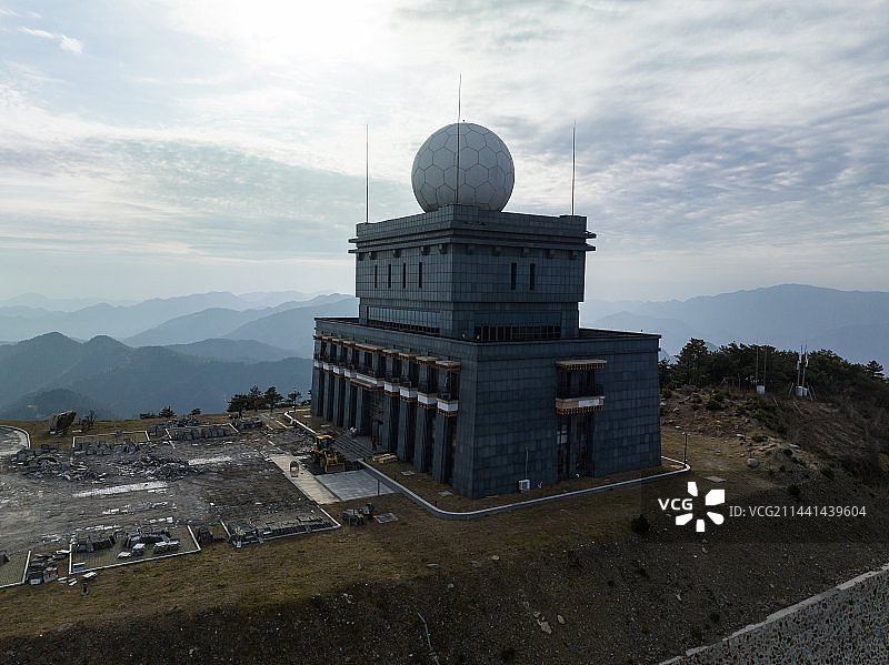 浙江大明山牵牛岗山顶气象站图片素材