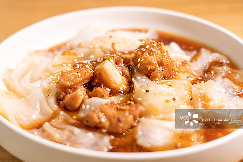 广东省佛山市顺德区陈村镇传统美食排骨蒸陈村粉图片素材