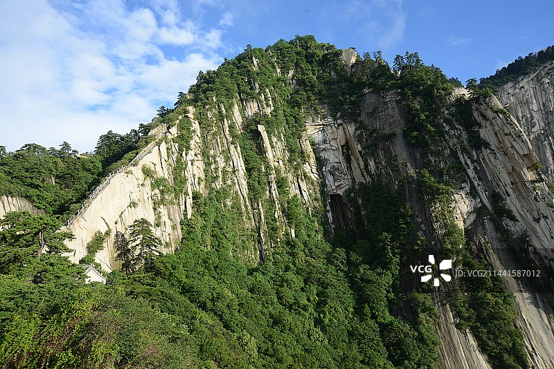险峻的华山苍龙岭图片素材